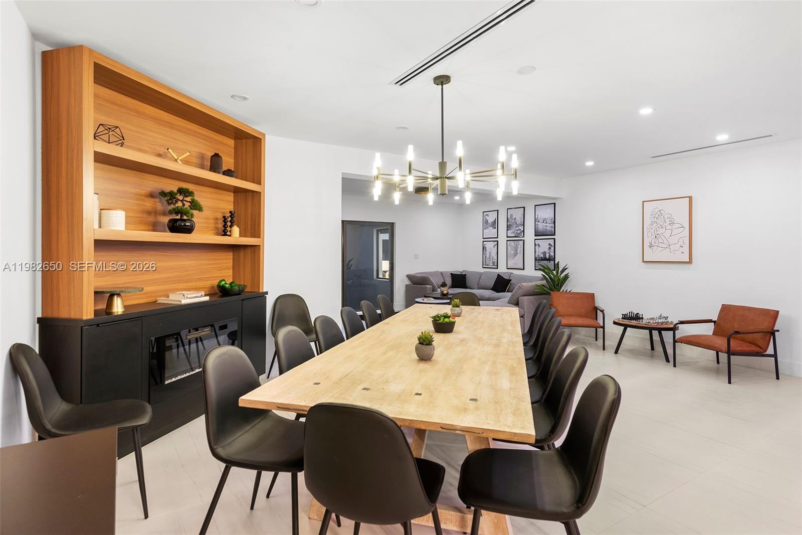 995 NE 107th St Miami, FL 33161