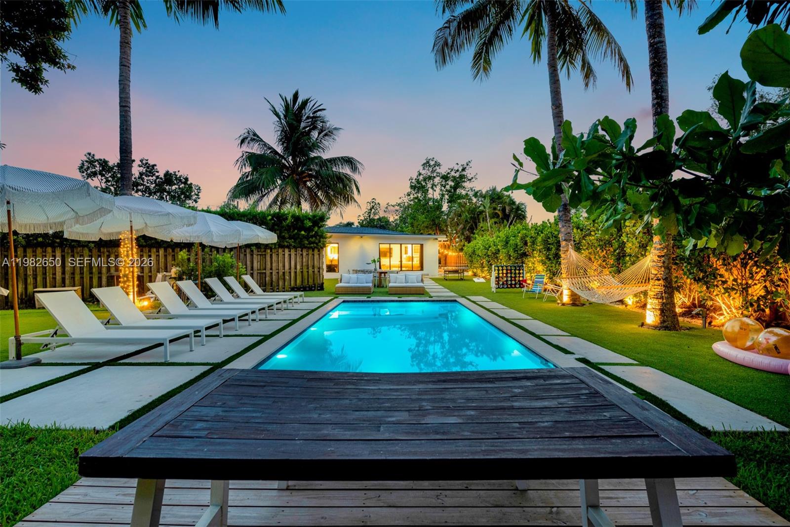 995 NE 107th St Miami, FL 33161