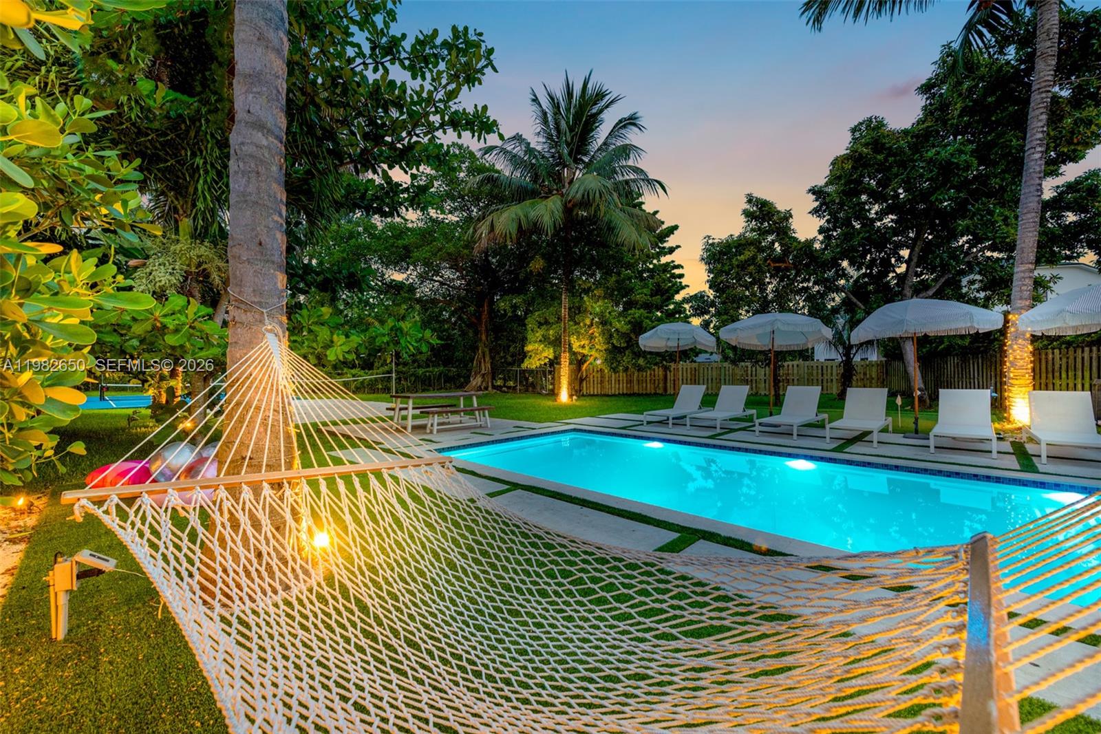 995 NE 107th St Miami, FL 33161