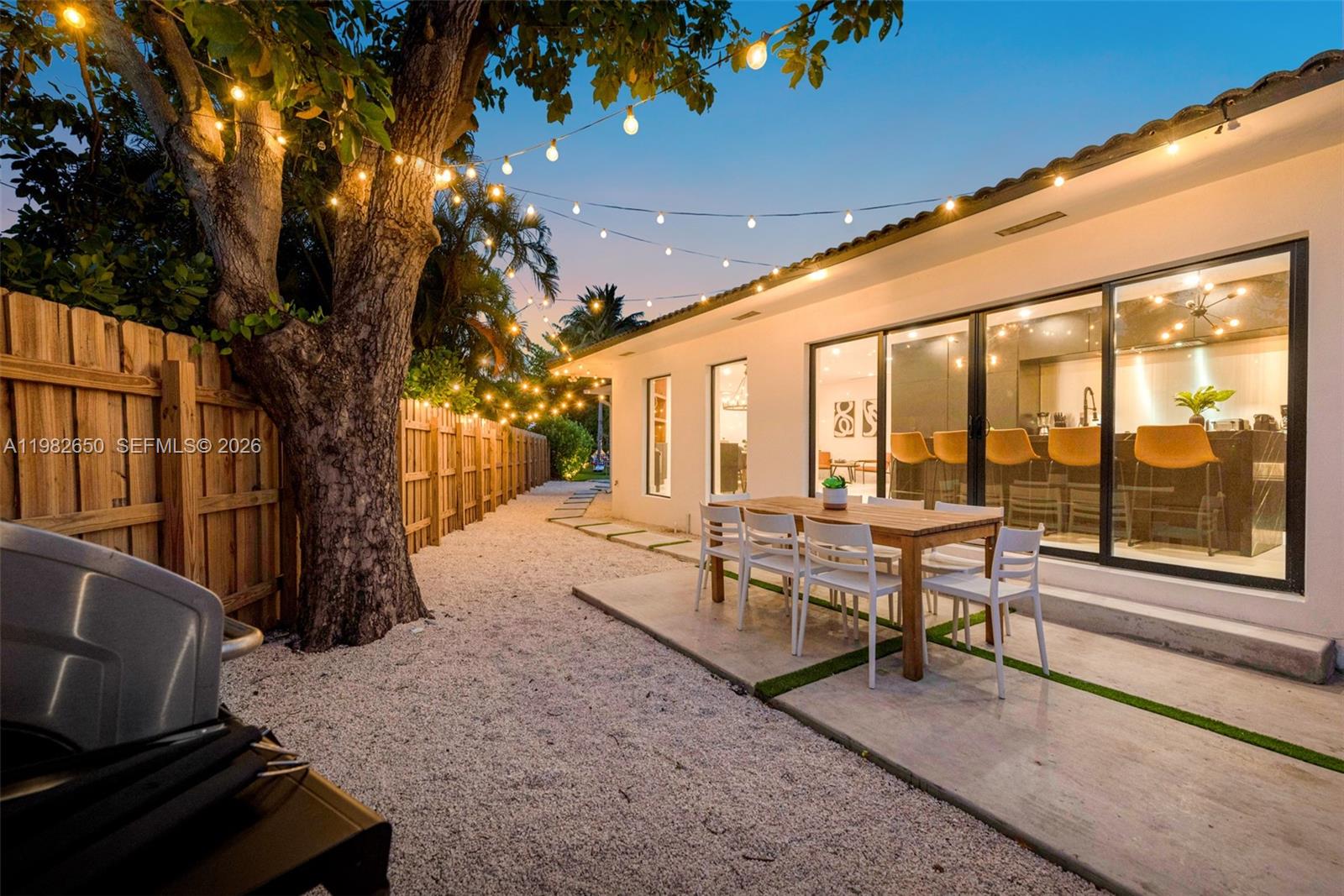 995 NE 107th St Miami, FL 33161