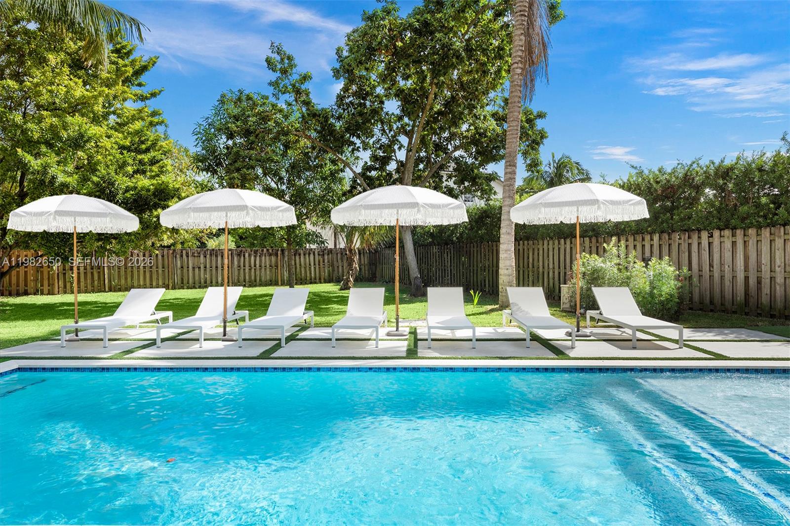 995 NE 107th St Miami, FL 33161