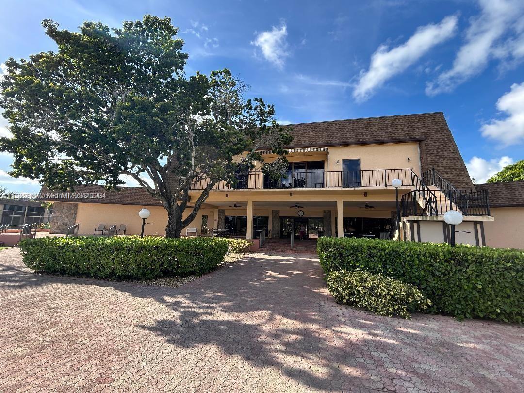 200 Gate Rd #207 Hollywood, FL 33024