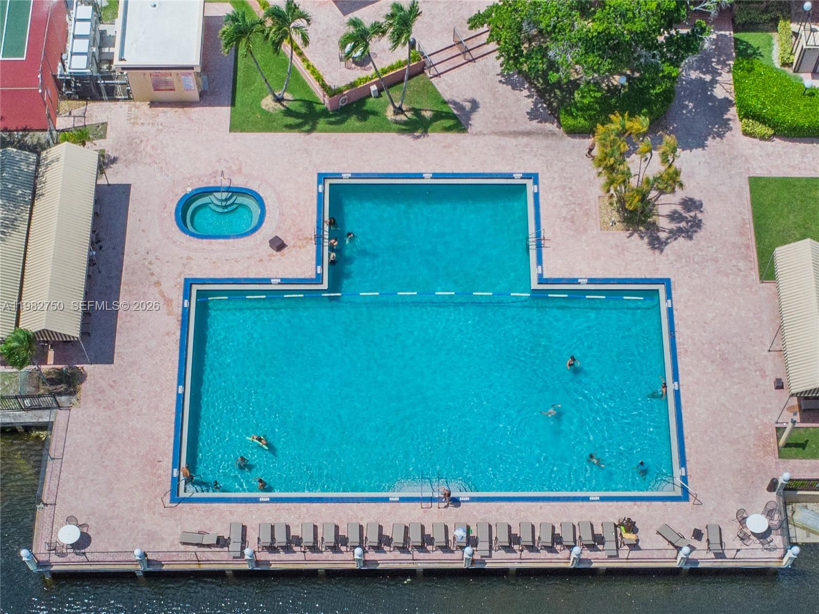 200 Gate Rd #207 Hollywood, FL 33024