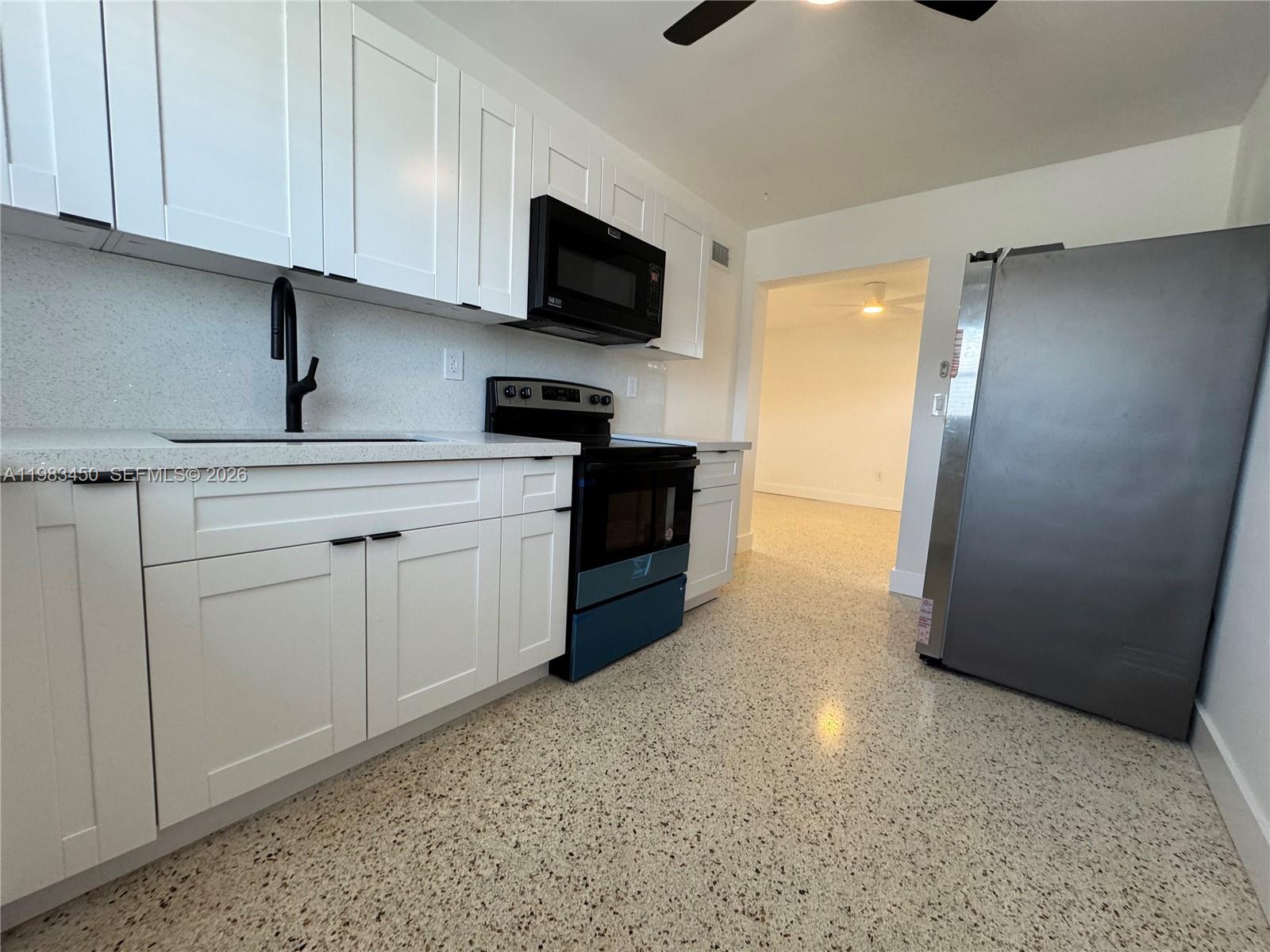 20 W 37th St Hialeah, FL 33012