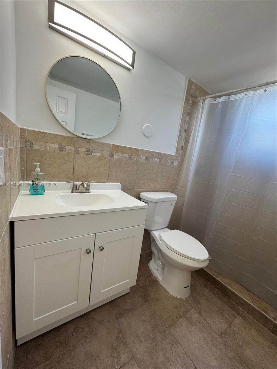 20 W 37th St Hialeah, FL 33012