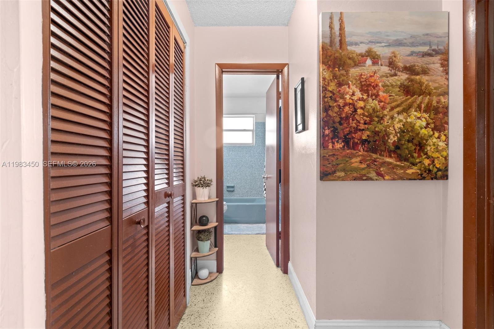 20 W 37th St Hialeah, FL 33012