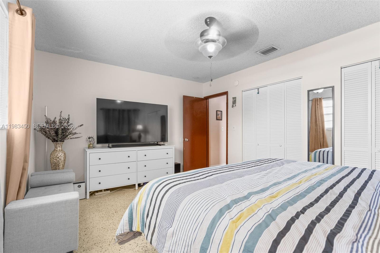 20 W 37th St Hialeah, FL 33012