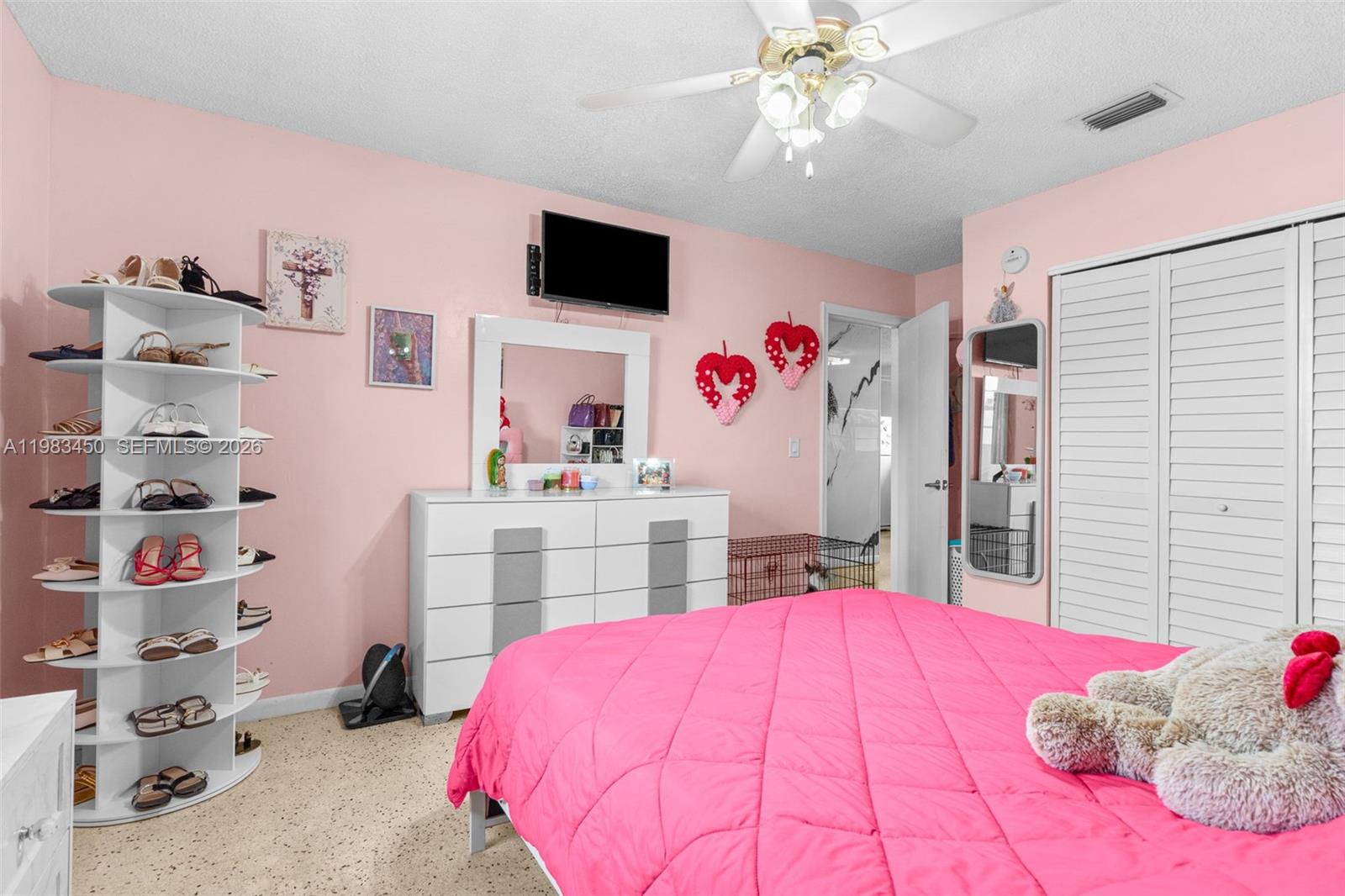 20 W 37th St Hialeah, FL 33012