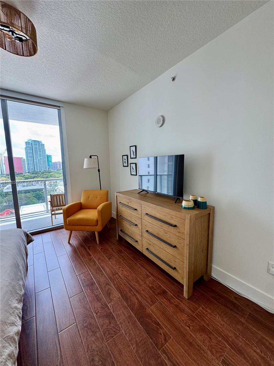 image Axis on Brickell South17