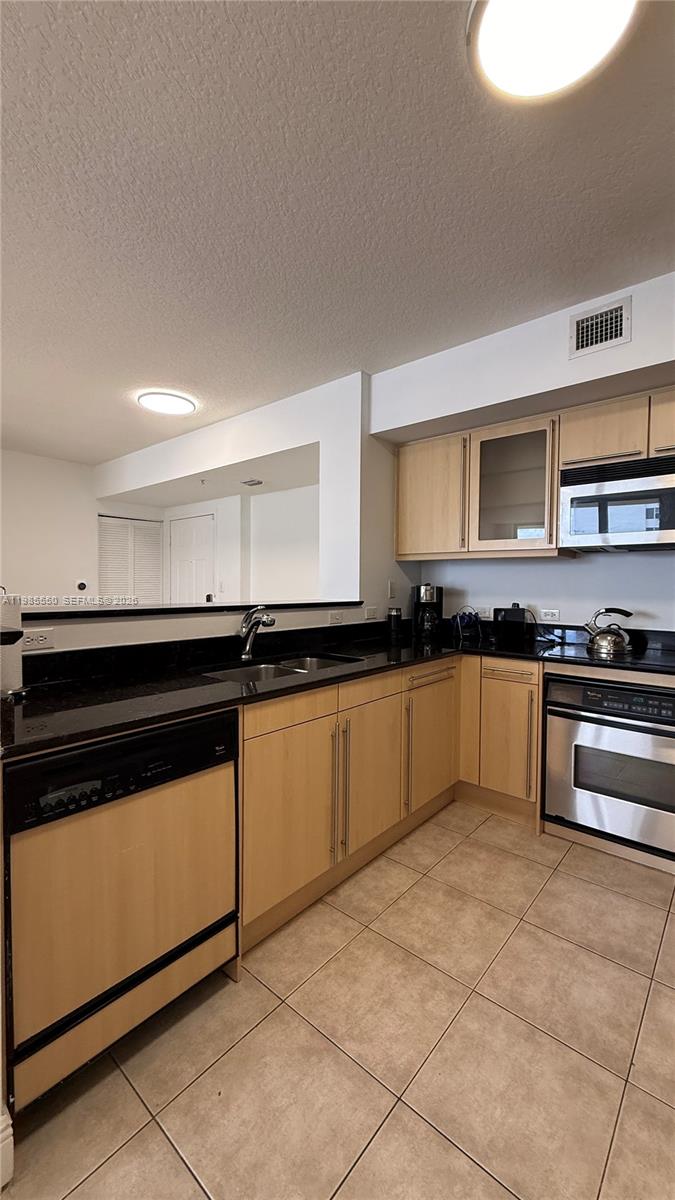 image 2080 Ocean Drive15