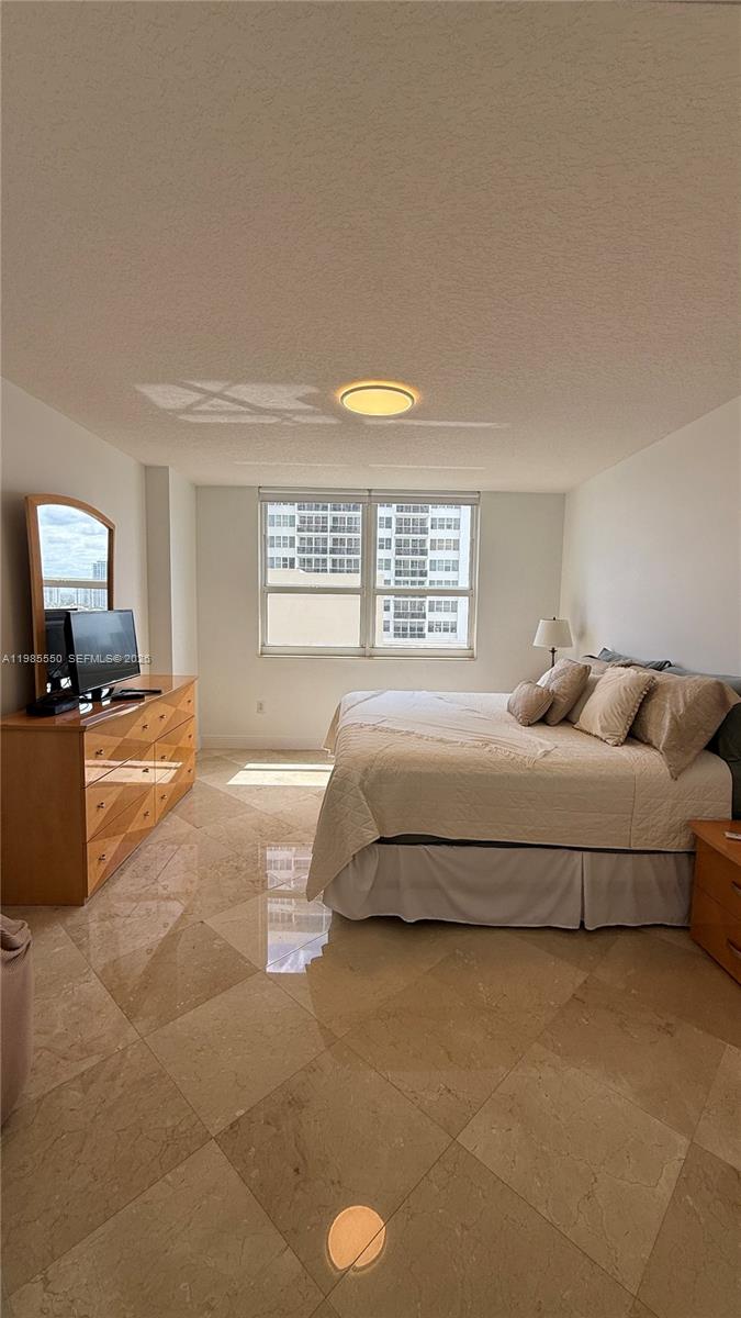image 2080 Ocean Drive18