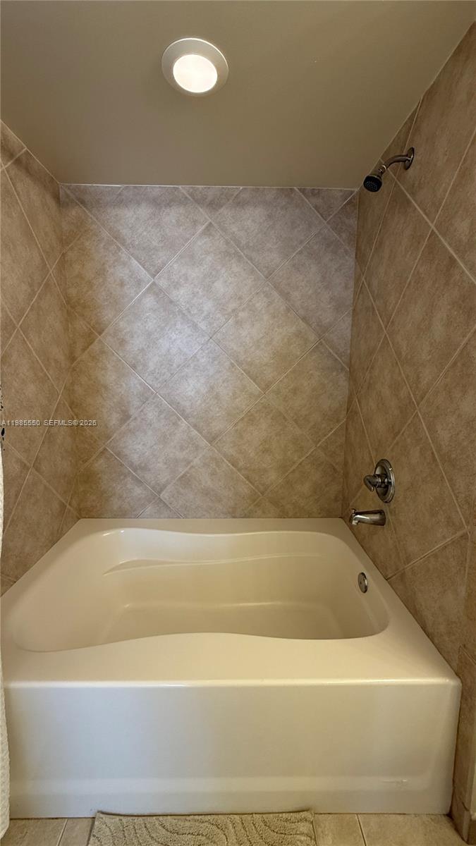 image 2080 Ocean Drive26