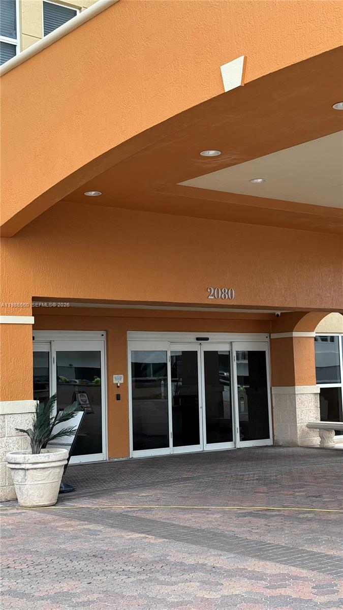 image 2080 Ocean Drive4