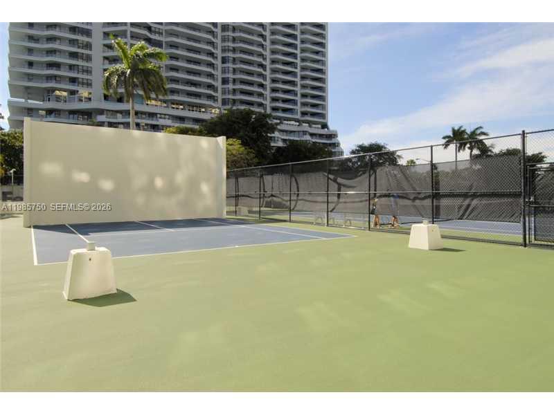 600 NE 36th St #1212 Miami, FL 33137