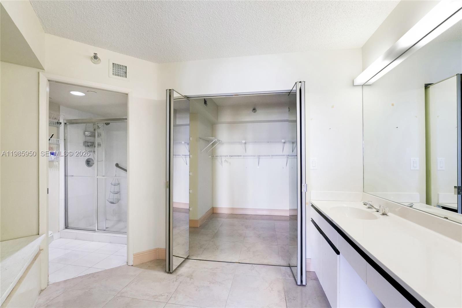 19101 NE 36th Ct #705 Aventura, FL 33180