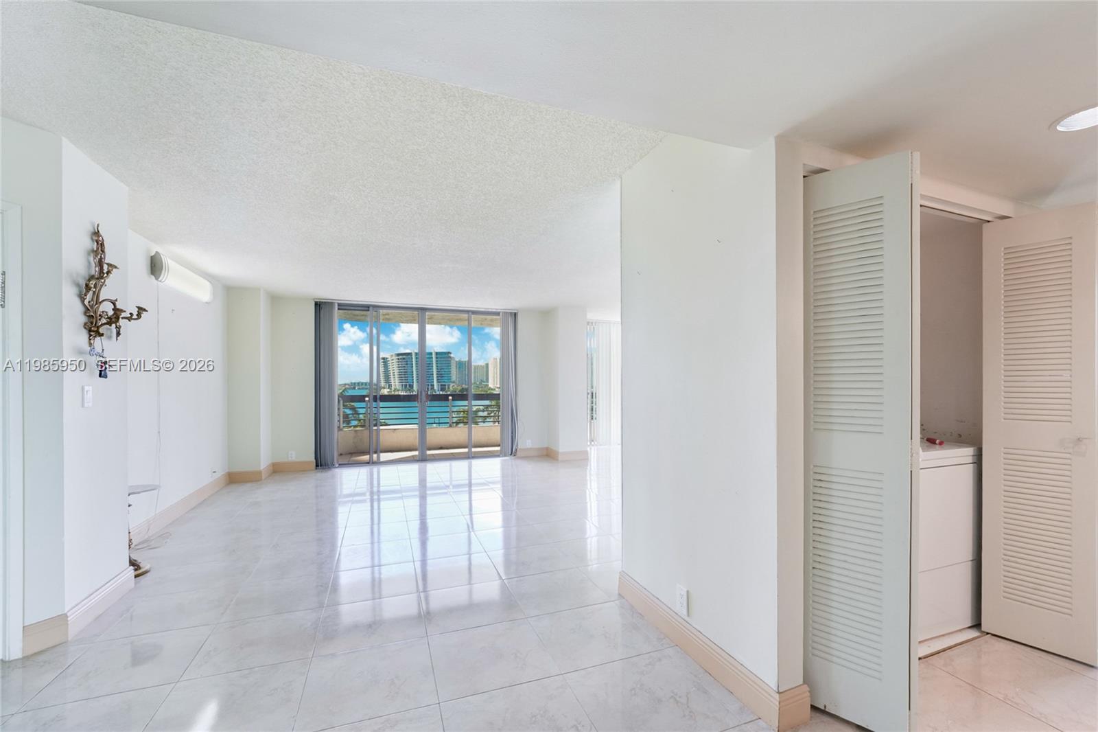 19101 NE 36th Ct #705 Aventura, FL 33180