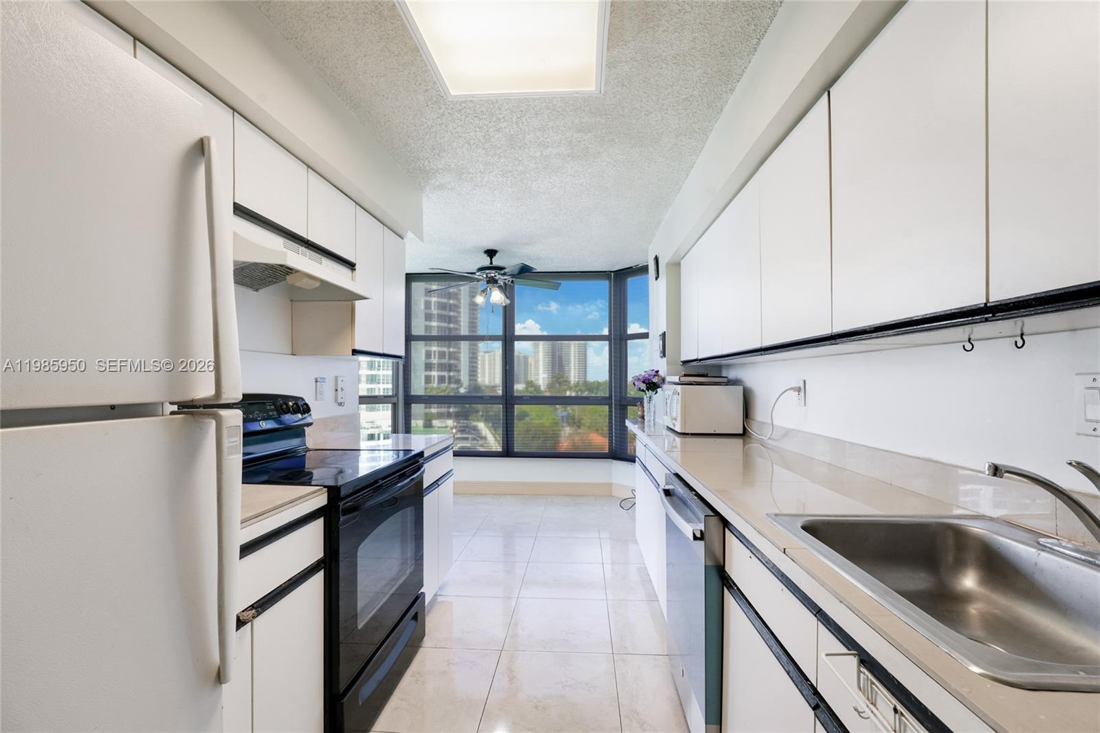 19101 NE 36th Ct #705 Aventura, FL 33180