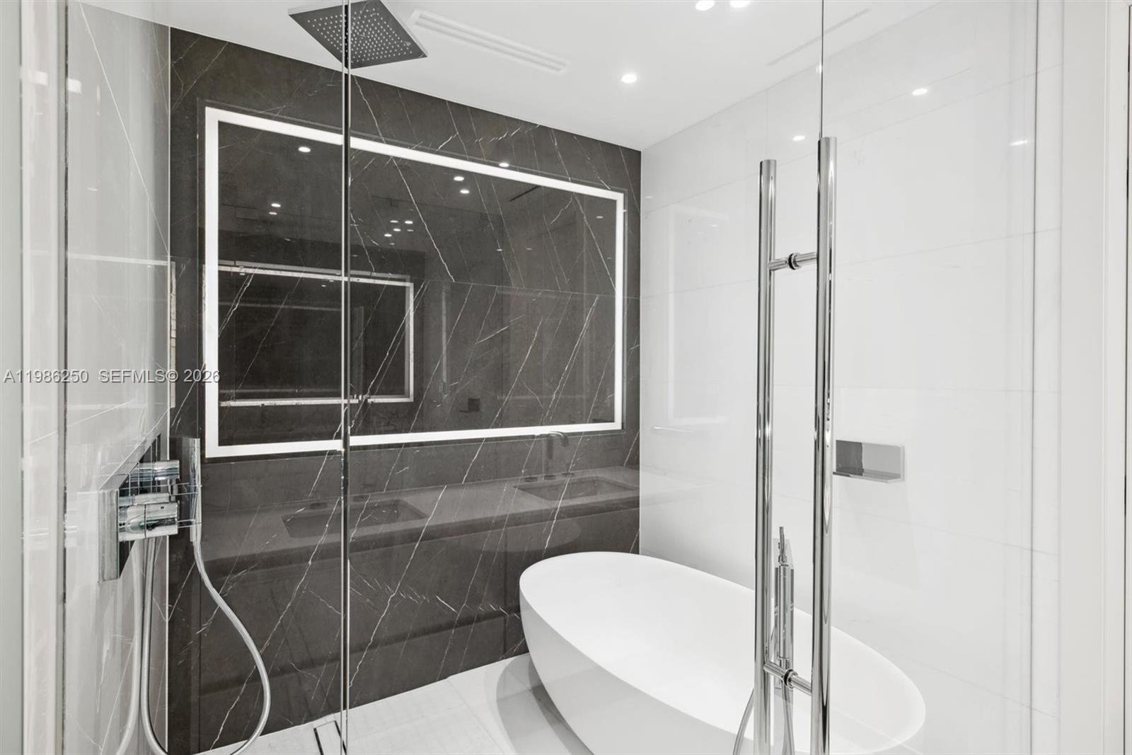 image Aston Martin Residences15