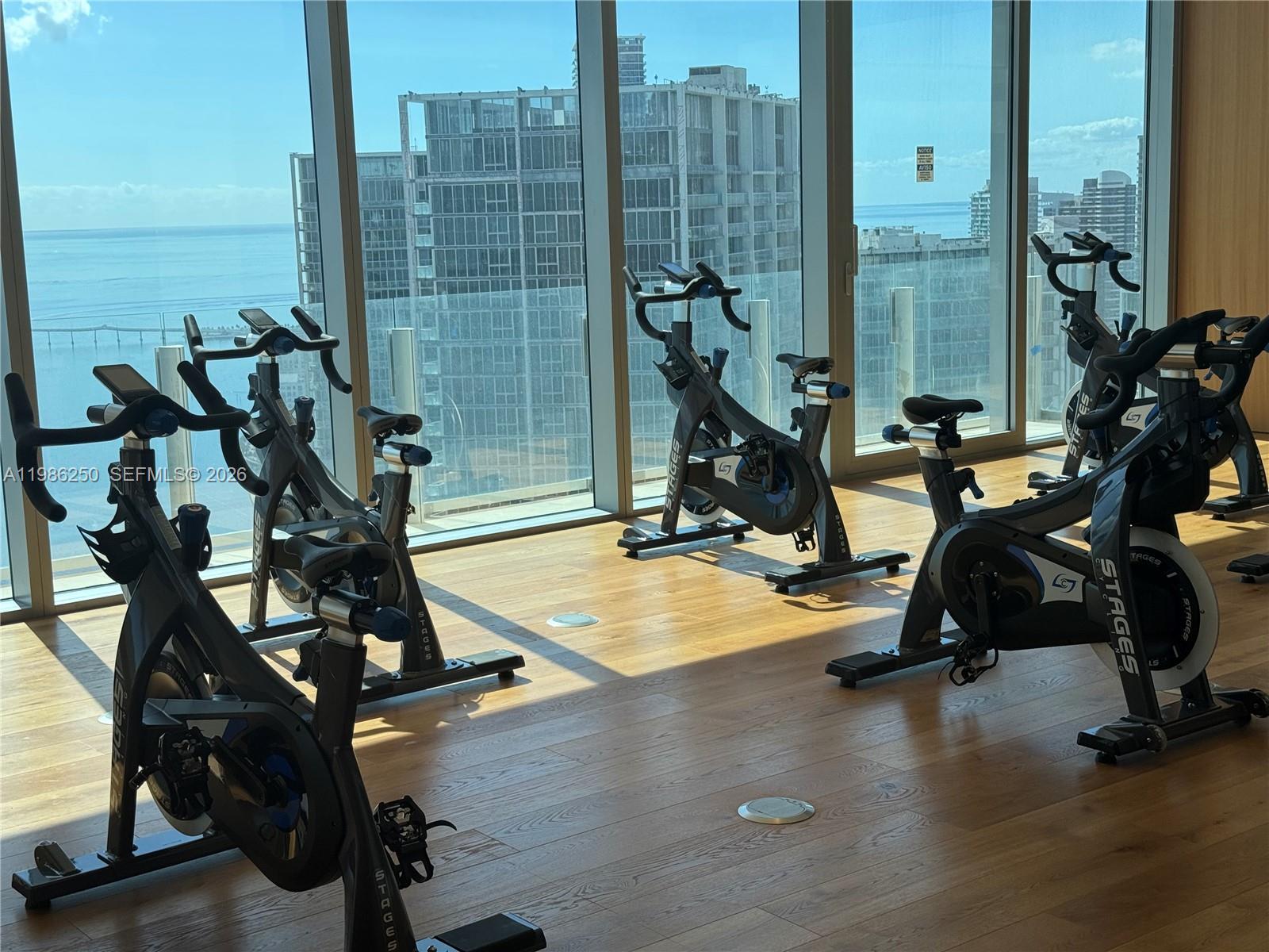 image Aston Martin Residences32