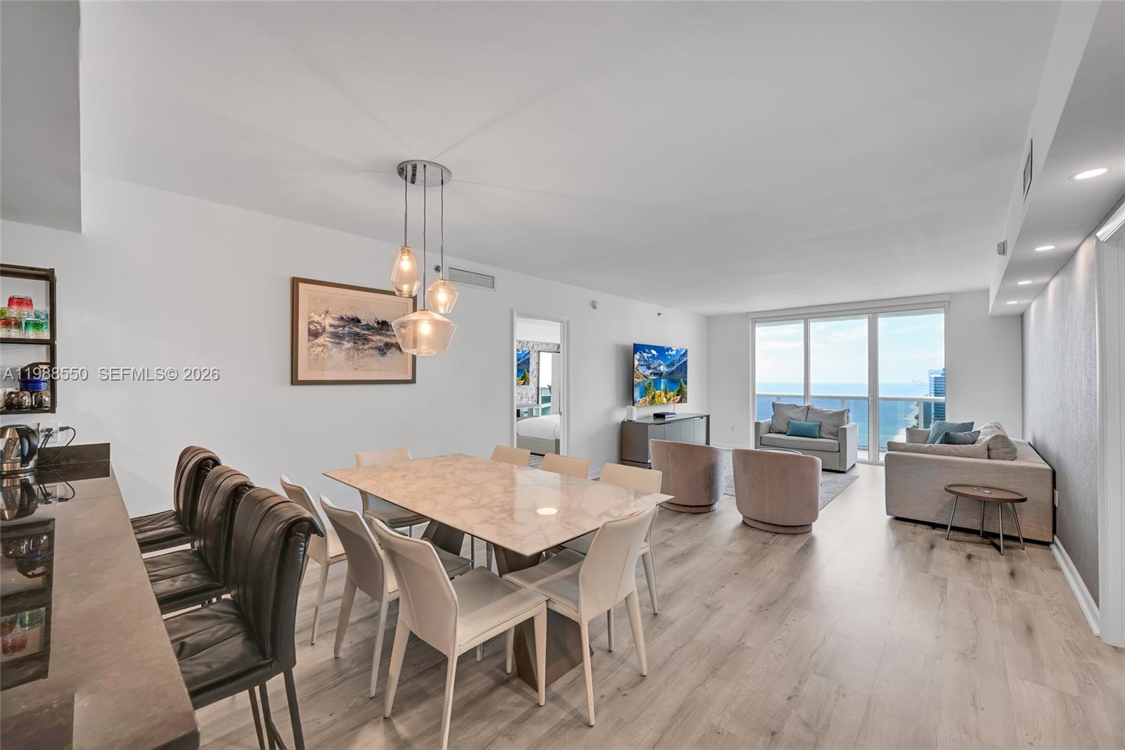 image Beach Club 211