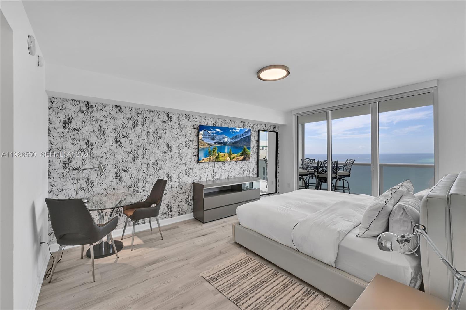 image Beach Club 222