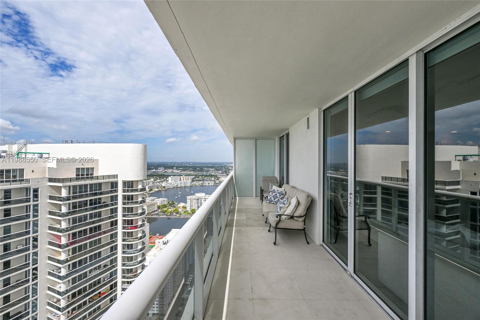 image Beach Club 236