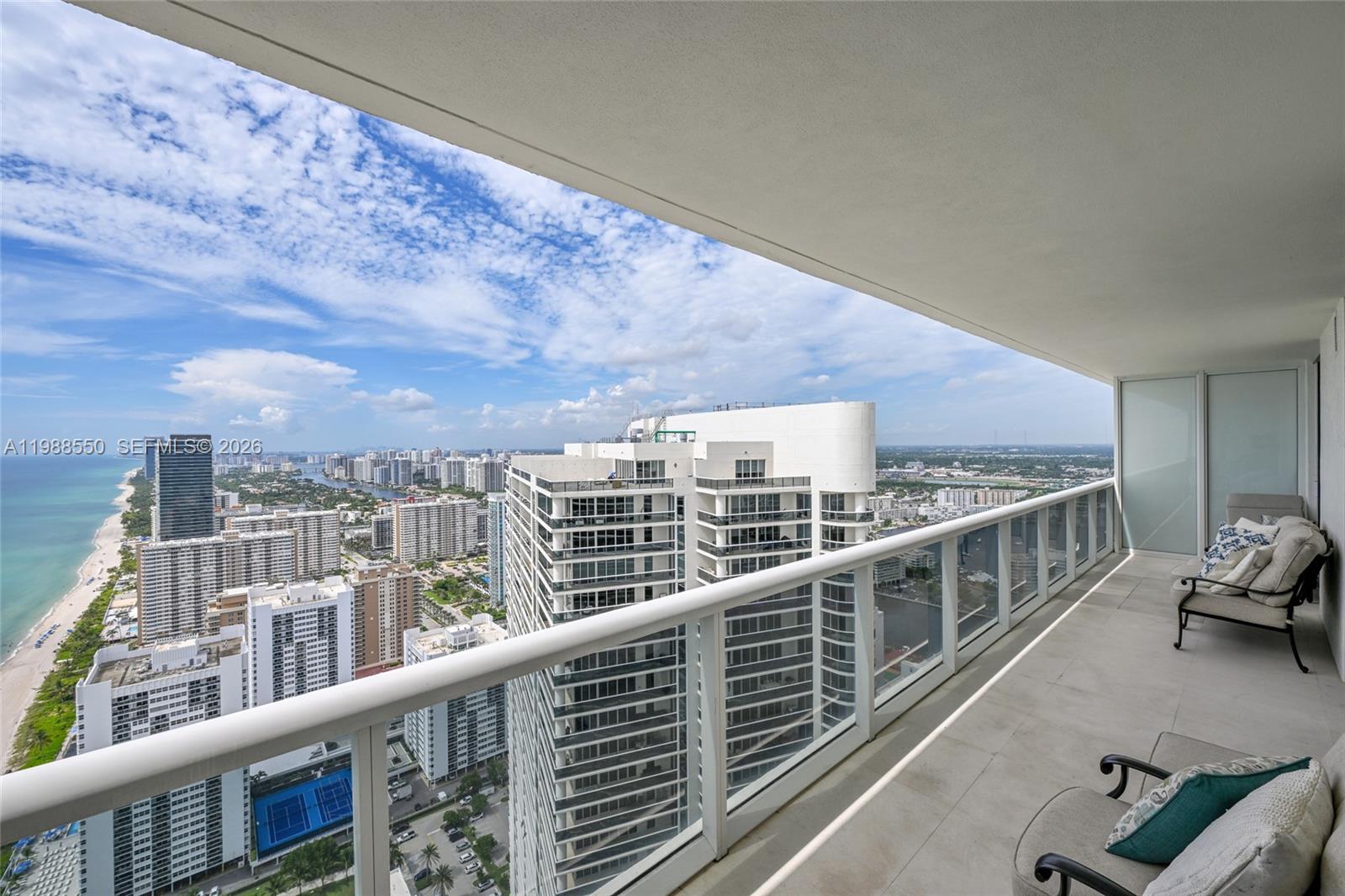 image Beach Club 239