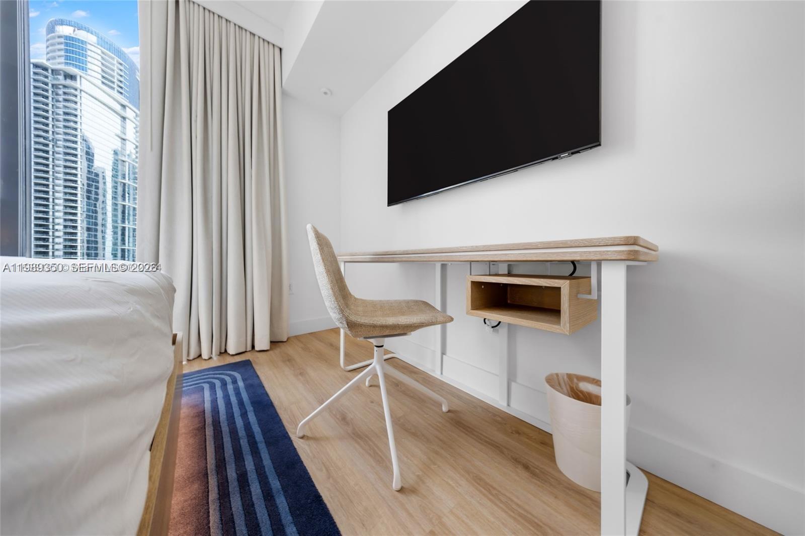 159 NE 6th St #1617 Miami, FL 33132