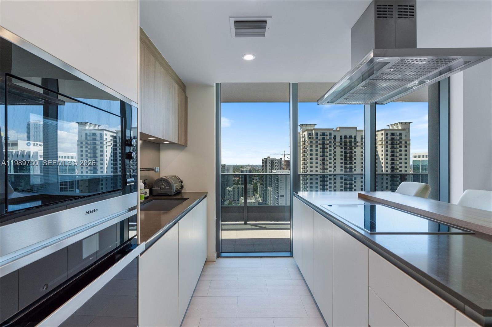 1000 Brickell Plz #2812 Miami, FL 33131