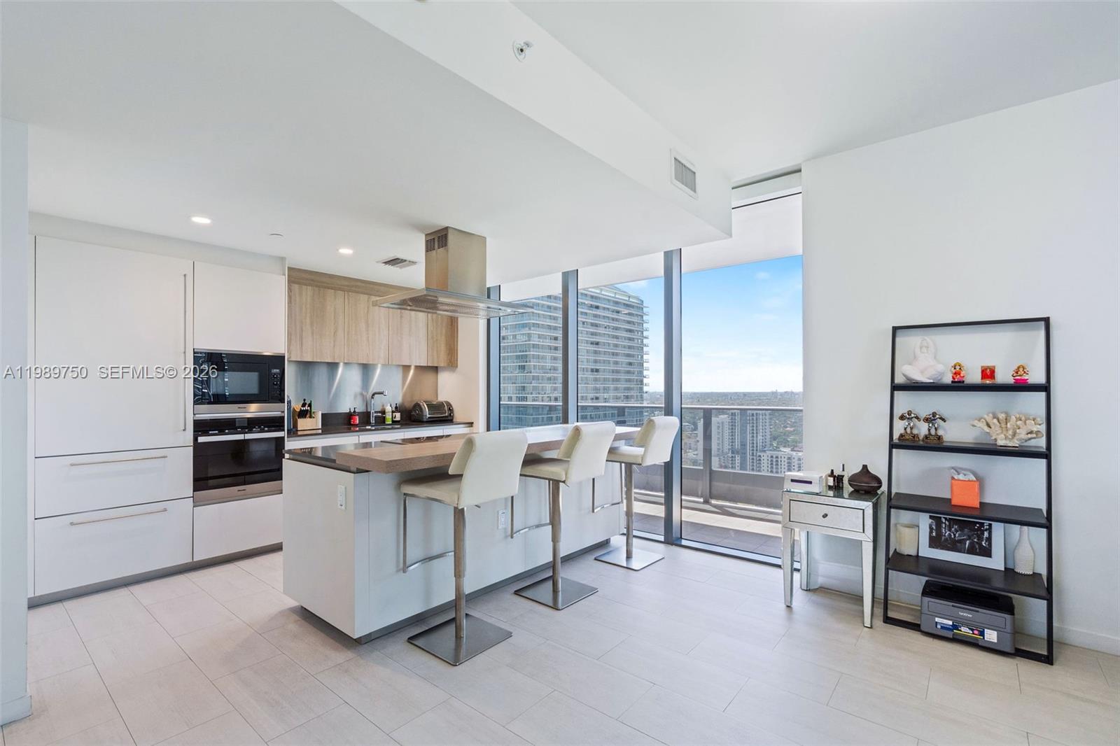 1000 Brickell Plz #2812 Miami, FL 33131