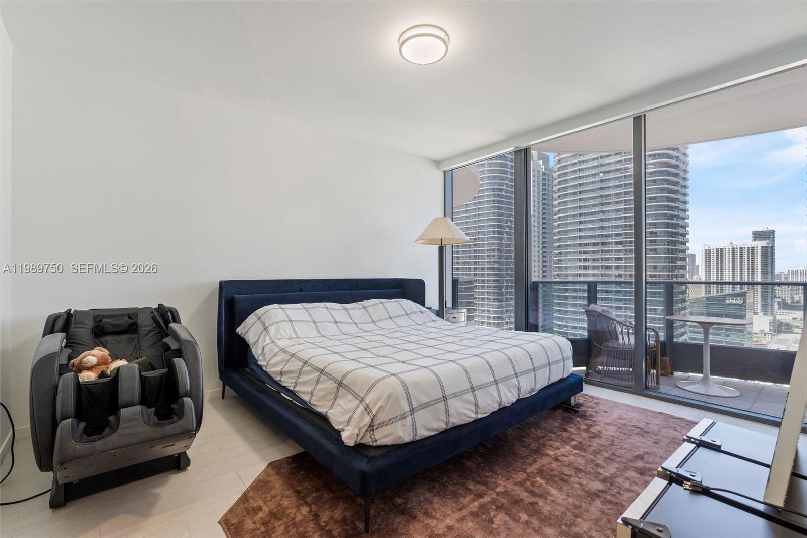 1000 Brickell Plz #2812 Miami, FL 33131