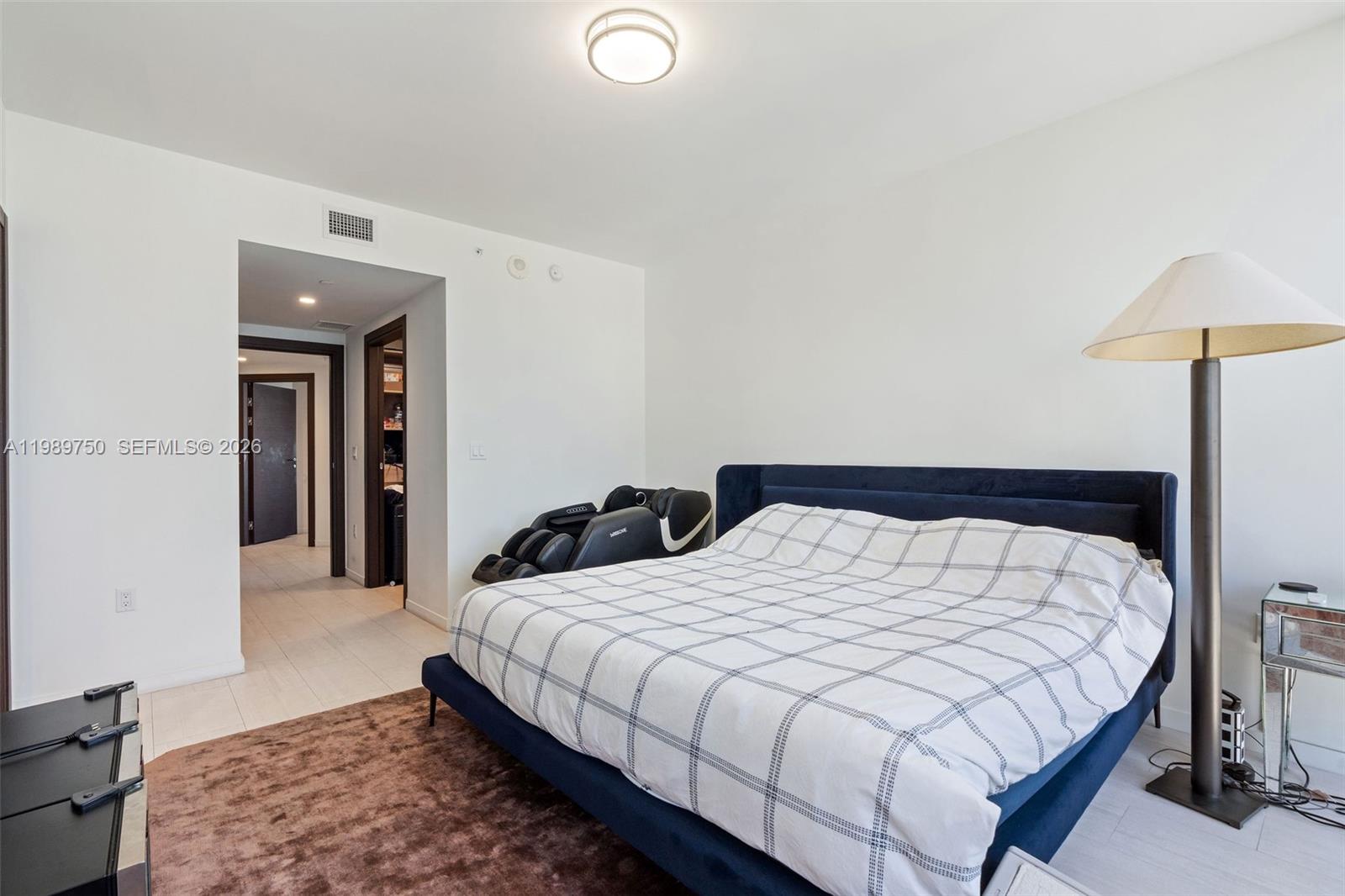 1000 Brickell Plz #2812 Miami, FL 33131