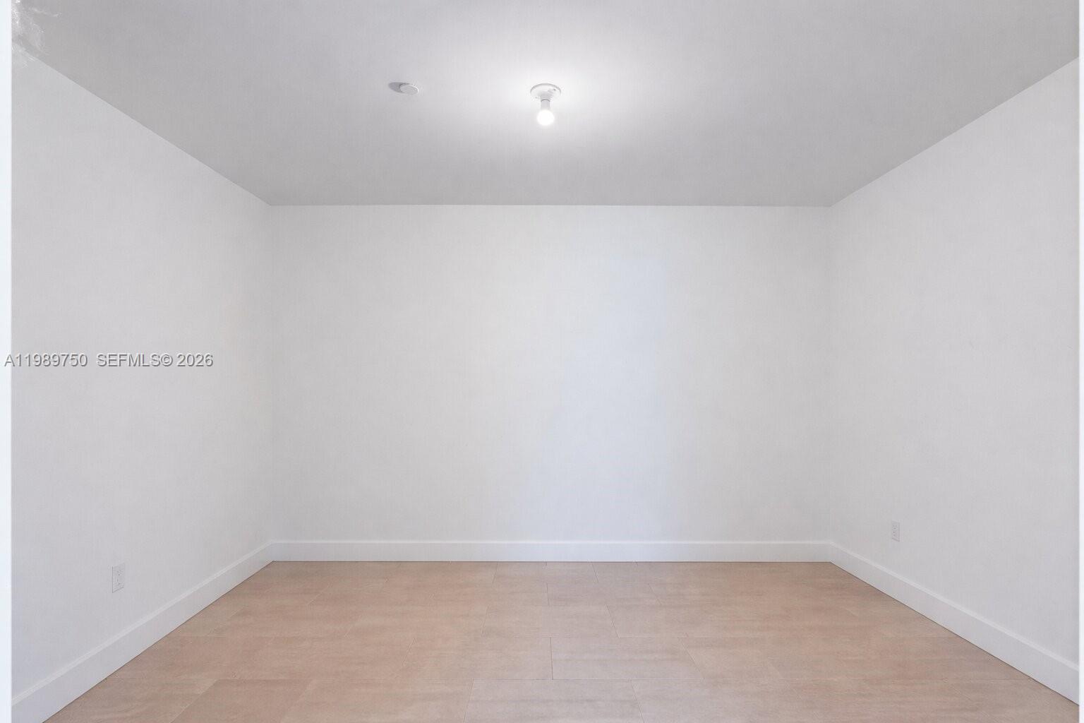 1000 Brickell Plz #2812 Miami, FL 33131