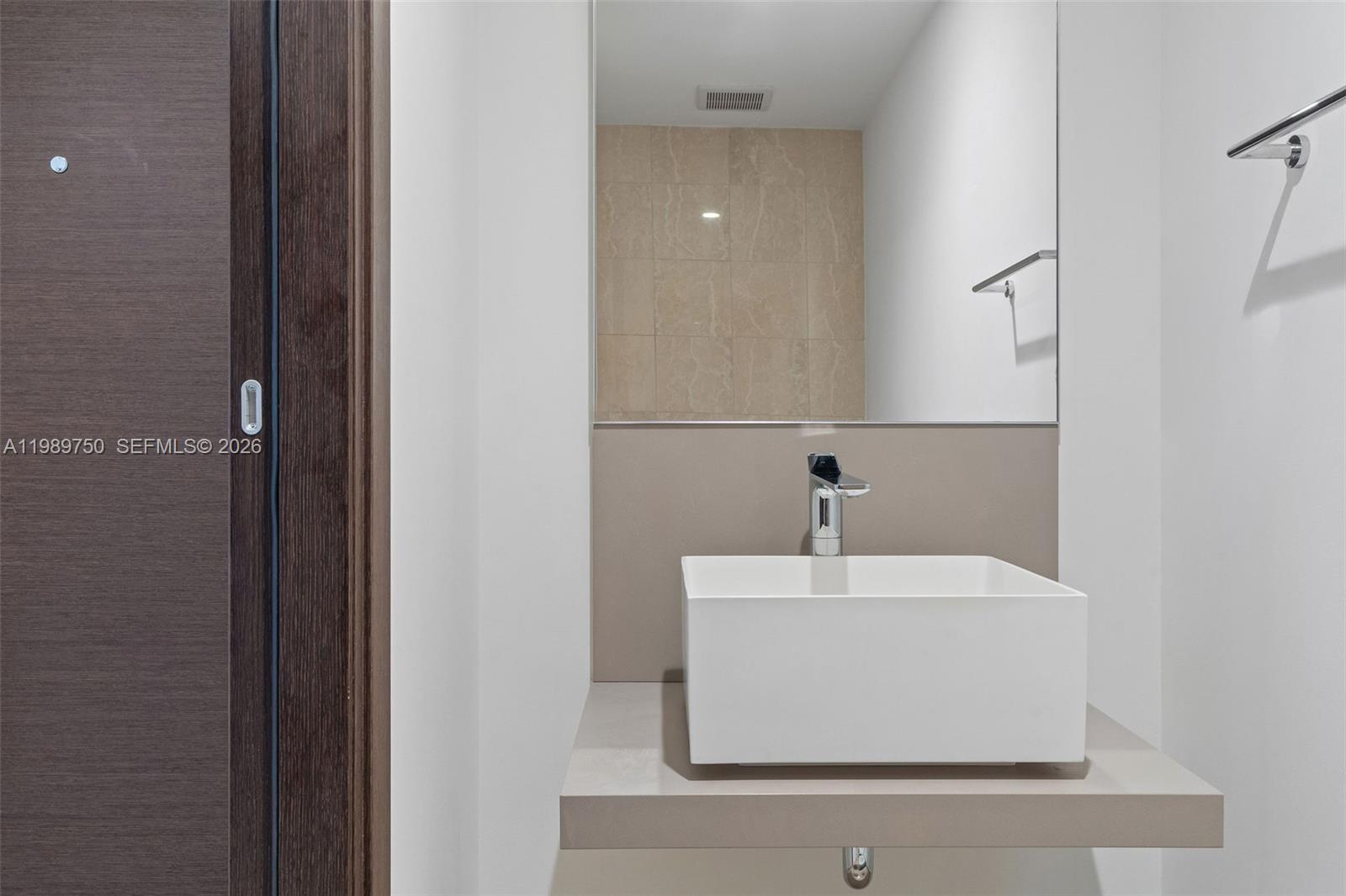 1000 Brickell Plz #2812 Miami, FL 33131