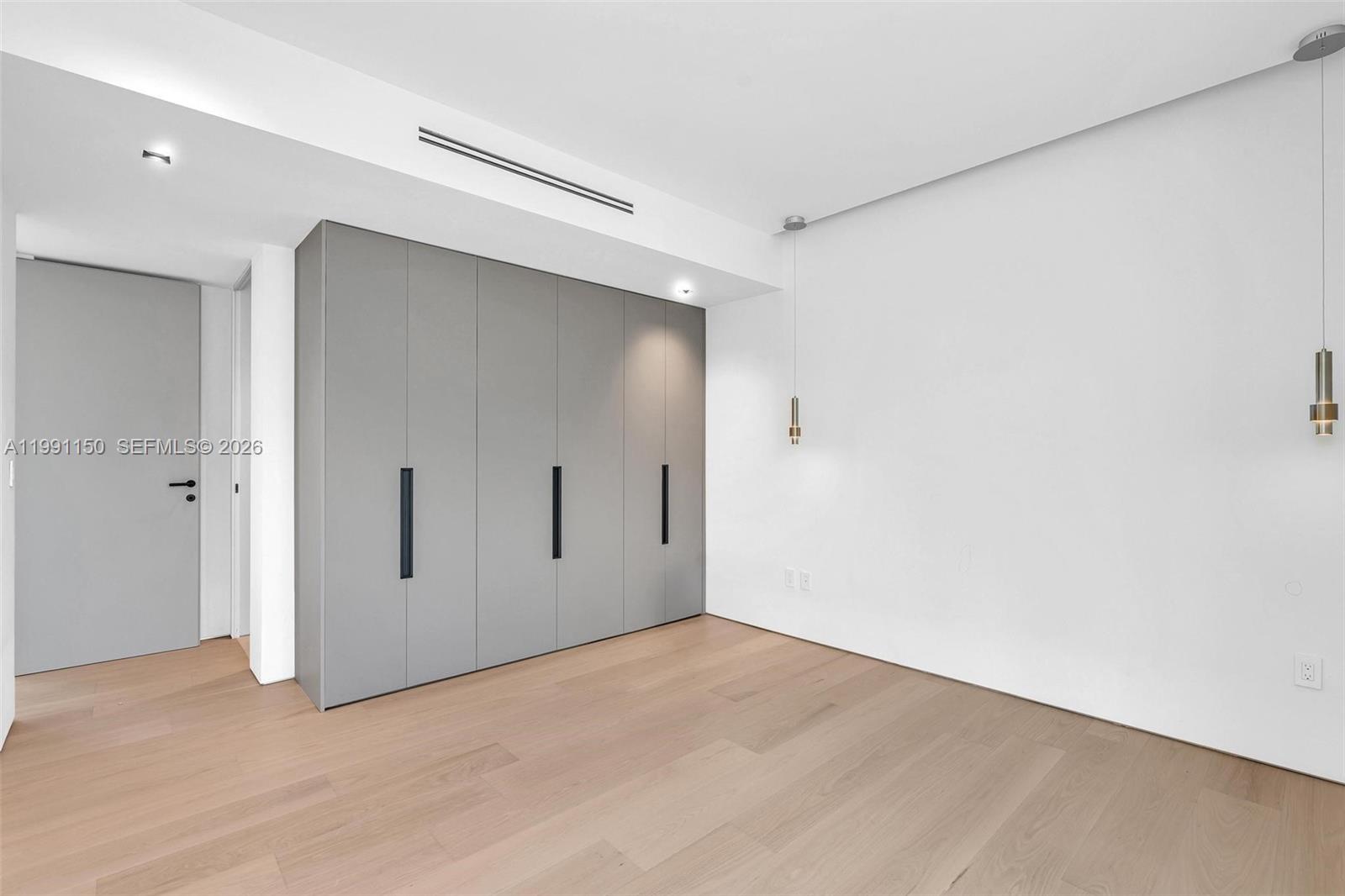 535 N Shore Dr Miami Beach, FL 33141