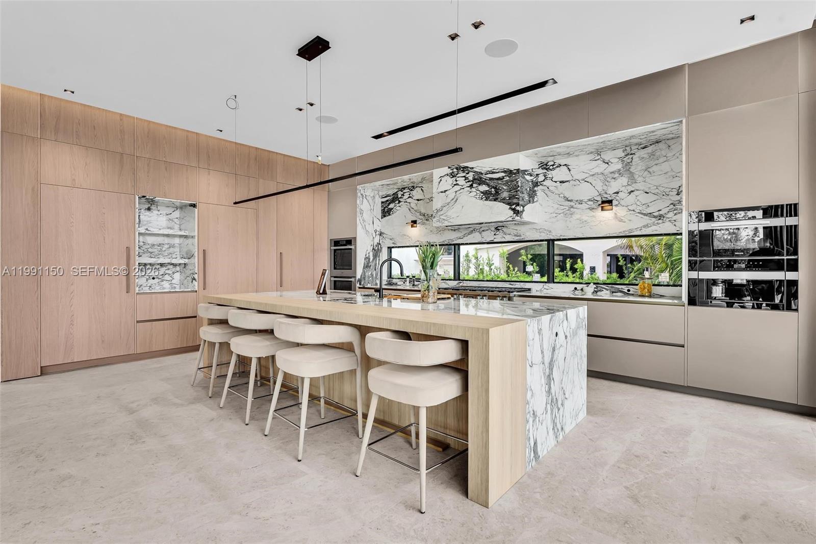 535 N Shore Dr Miami Beach, FL 33141