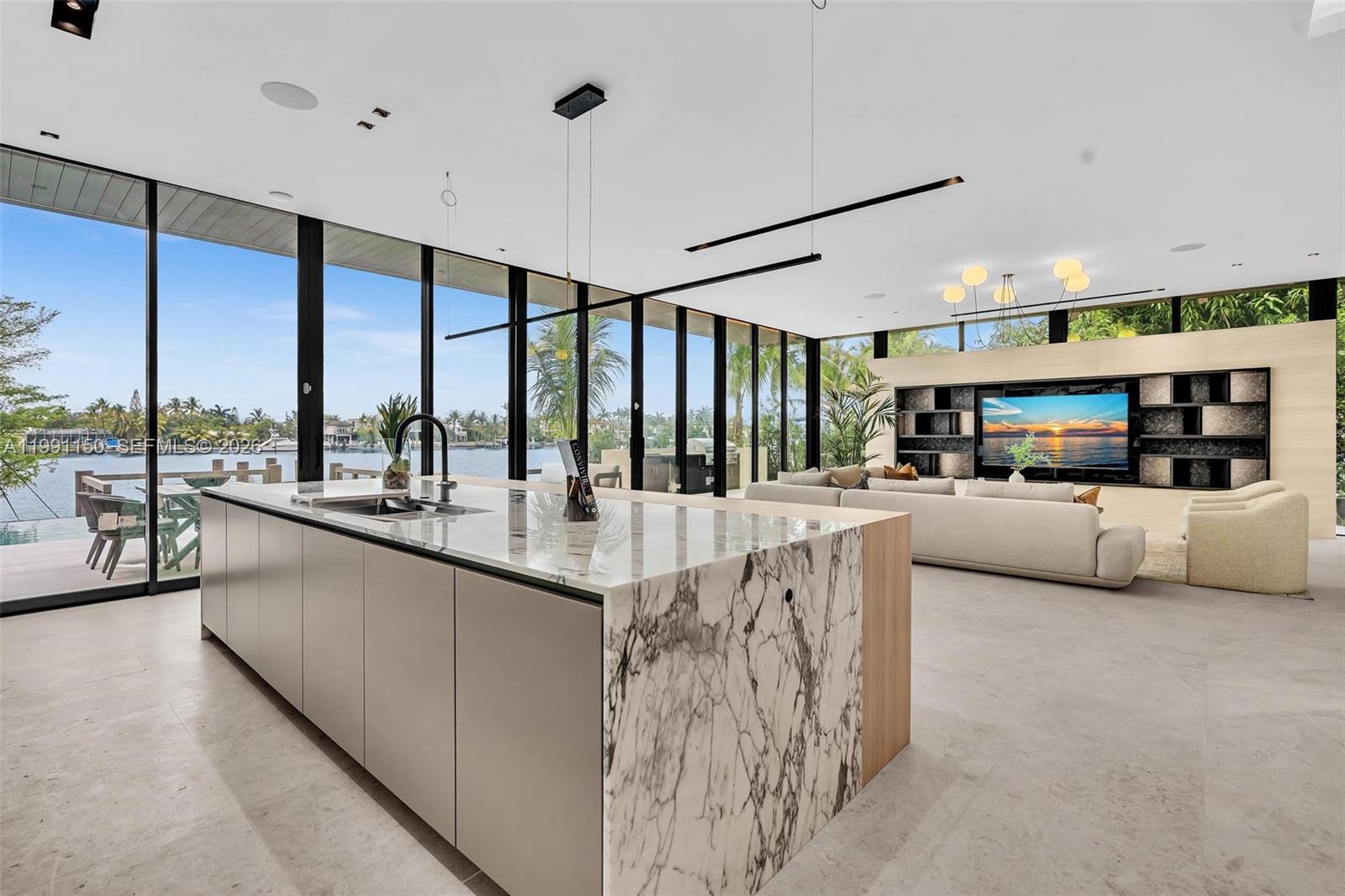 535 N Shore Dr Miami Beach, FL 33141