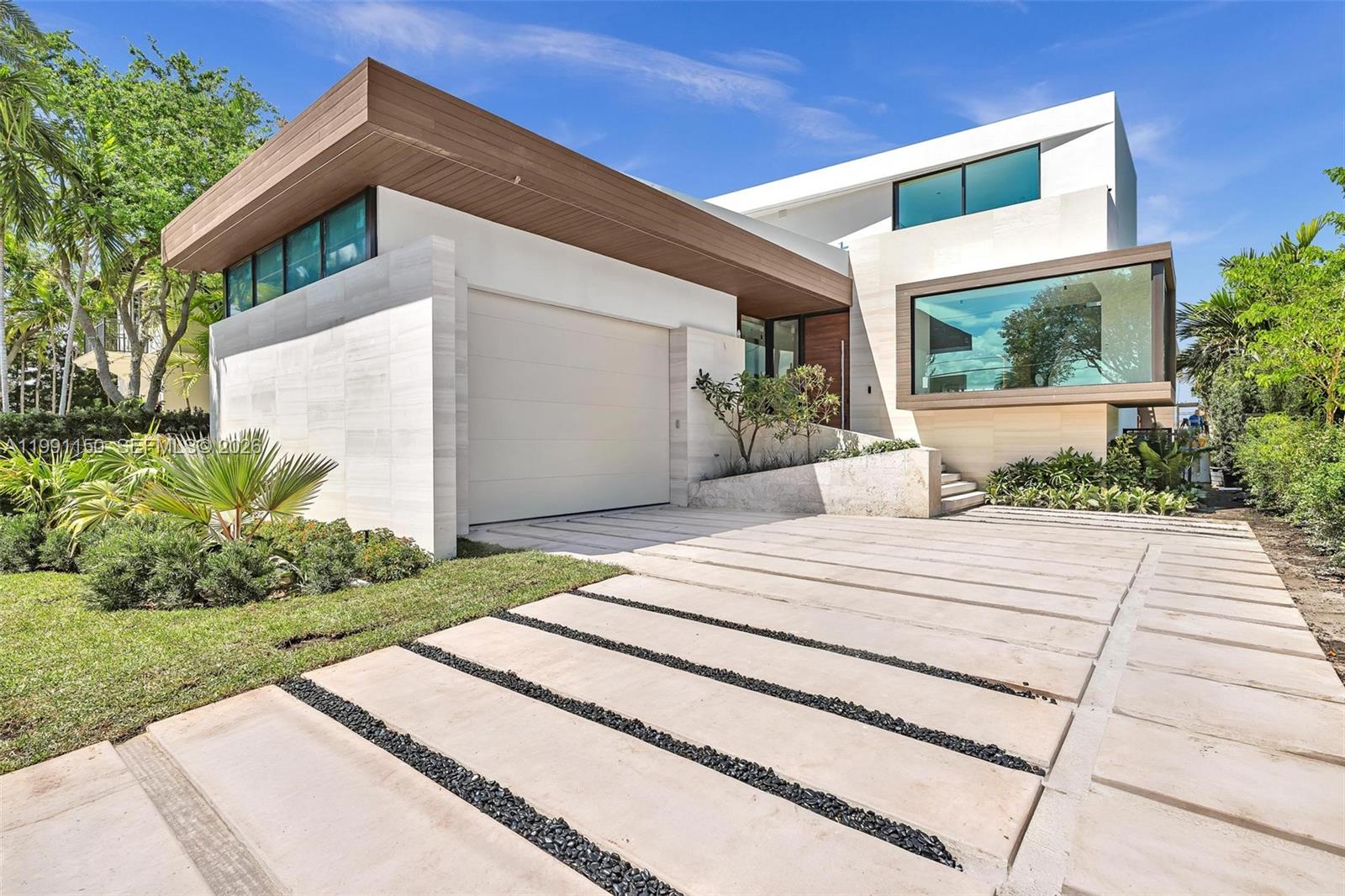 535 N Shore Dr Miami Beach, FL 33141