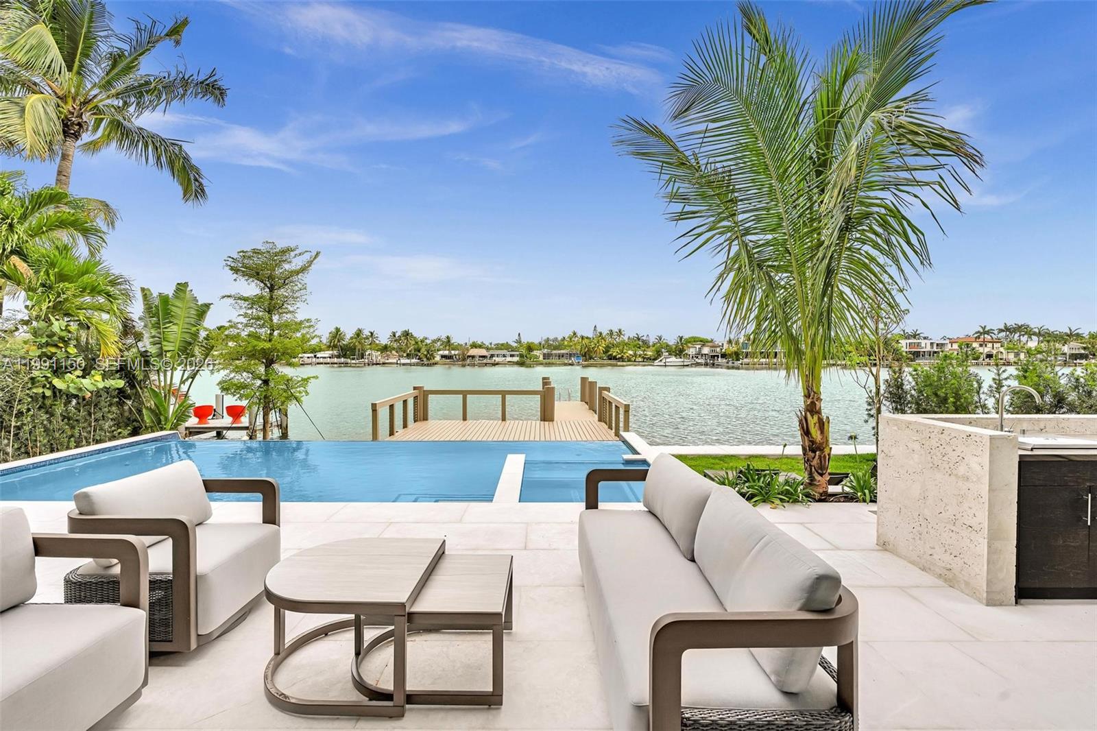 535 N Shore Dr Miami Beach, FL 33141