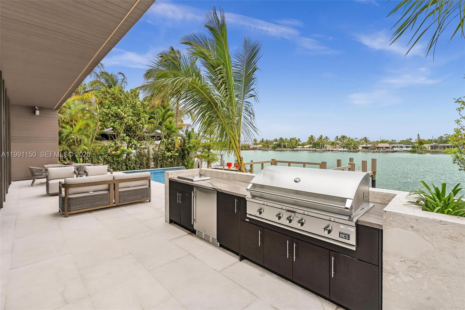 535 N Shore Dr Miami Beach, FL 33141