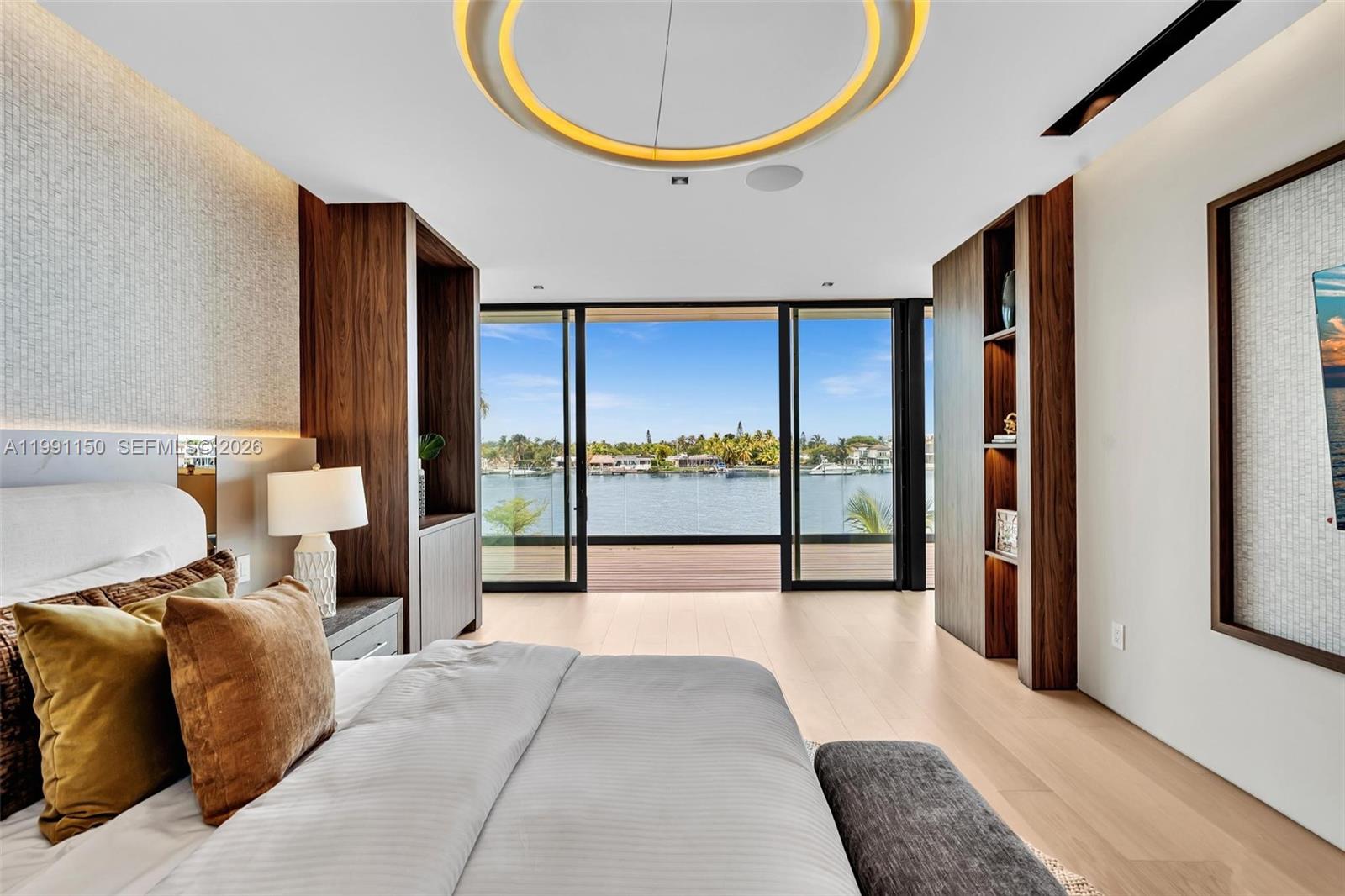 535 N Shore Dr Miami Beach, FL 33141