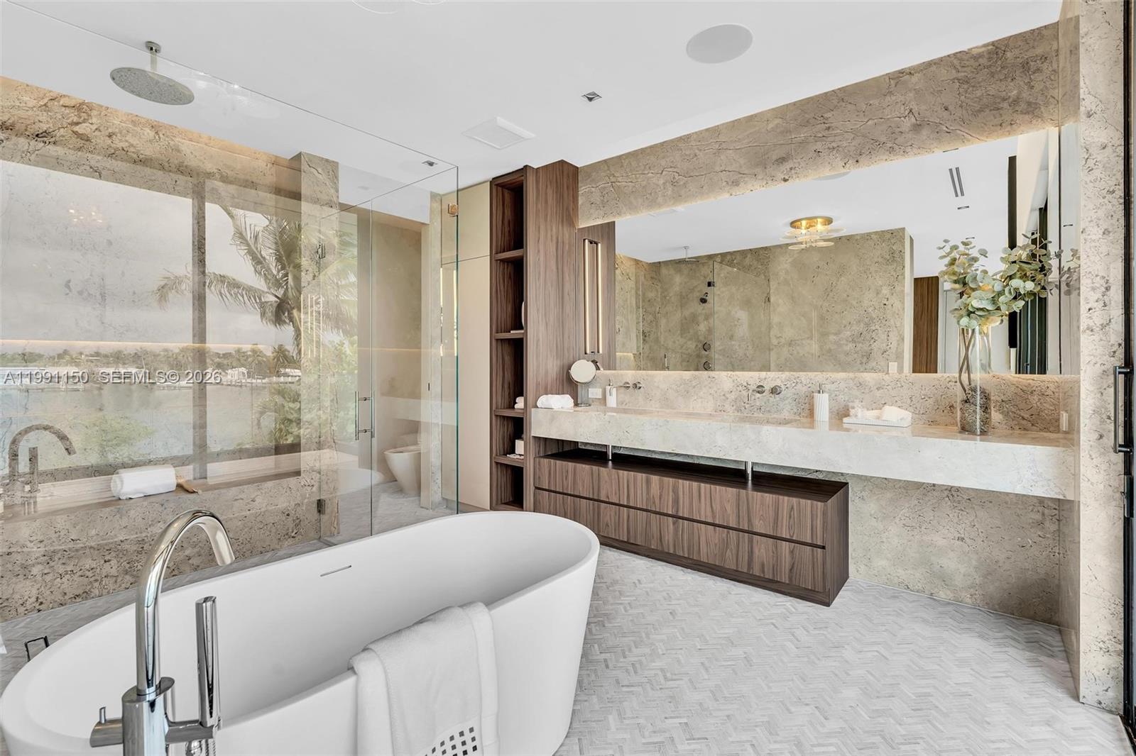 535 N Shore Dr Miami Beach, FL 33141