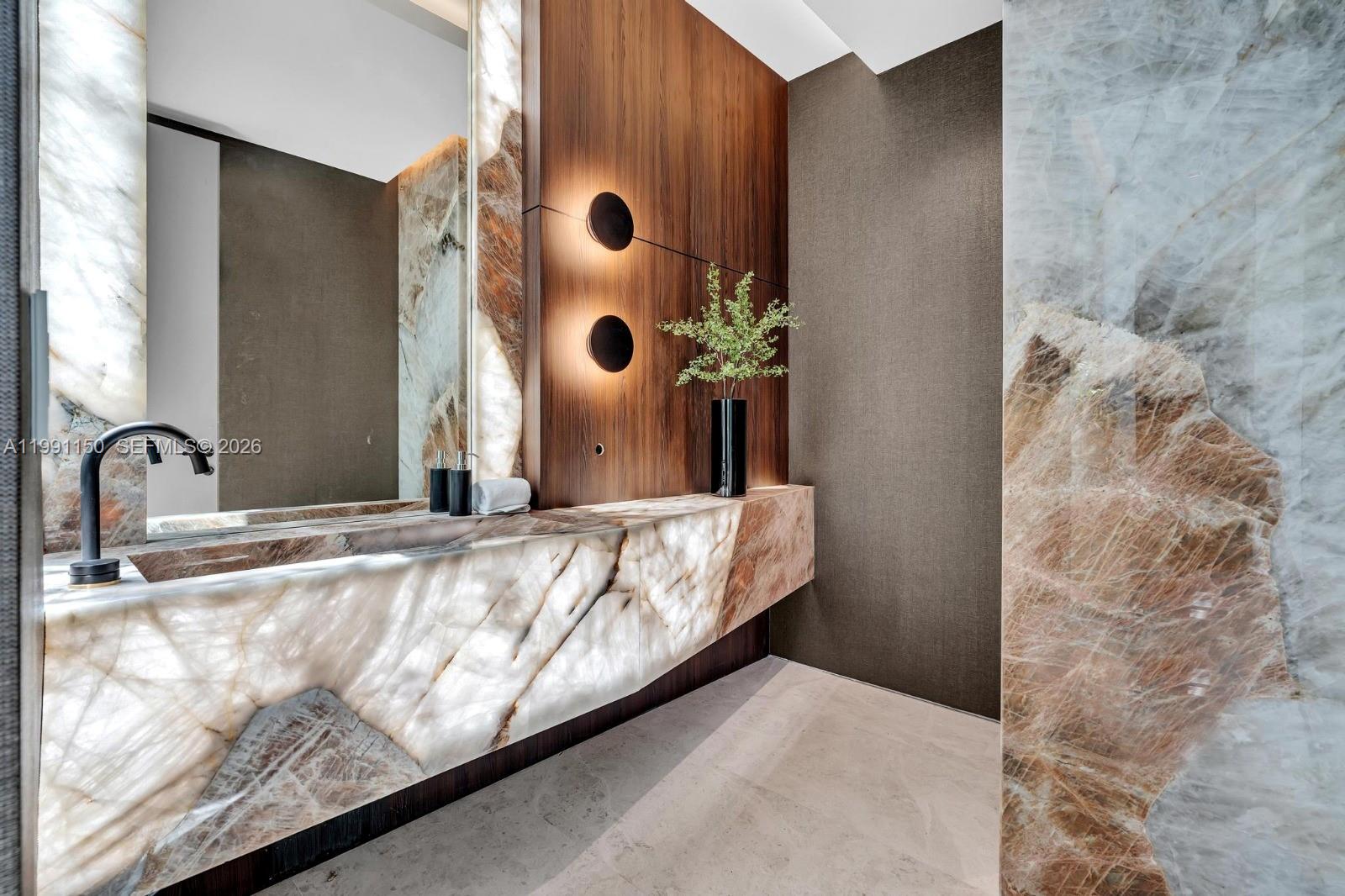 535 N Shore Dr Miami Beach, FL 33141