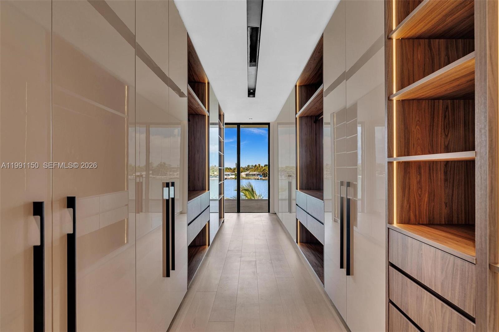 535 N Shore Dr Miami Beach, FL 33141