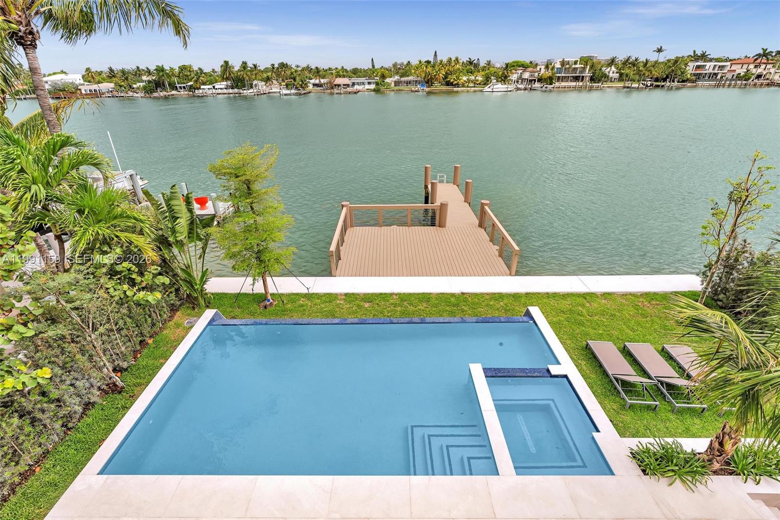 535 N Shore Dr Miami Beach, FL 33141