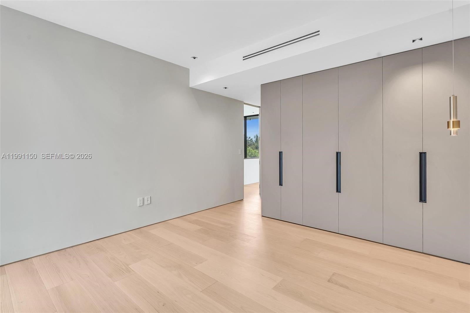 535 N Shore Dr Miami Beach, FL 33141