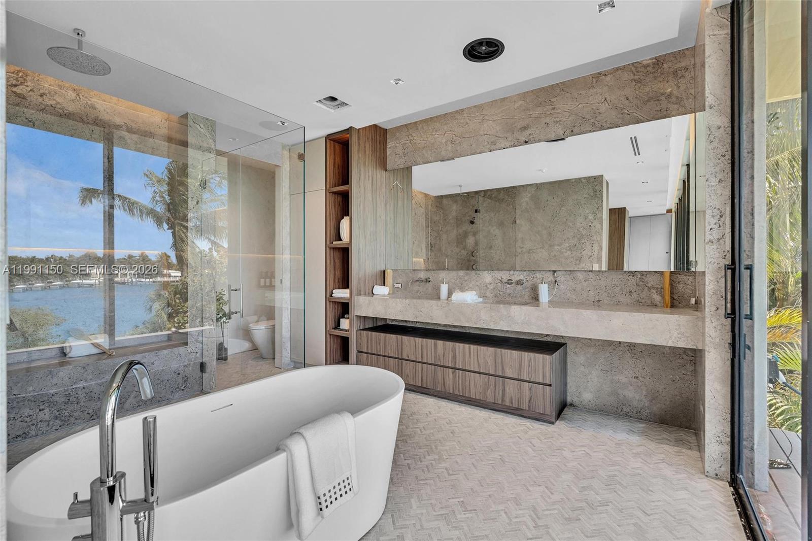 535 N Shore Dr Miami Beach, FL 33141