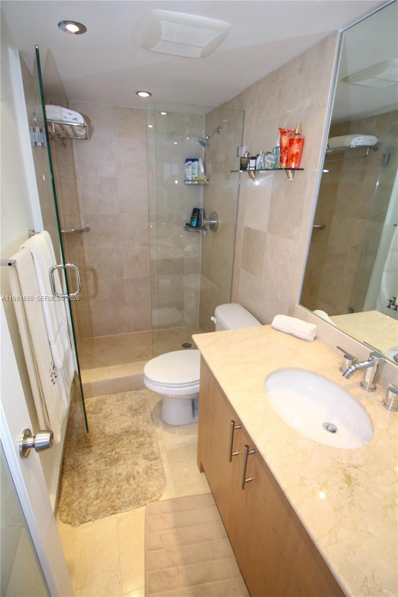 10275 Collins Ave #833 Bal Harbour, FL 33154