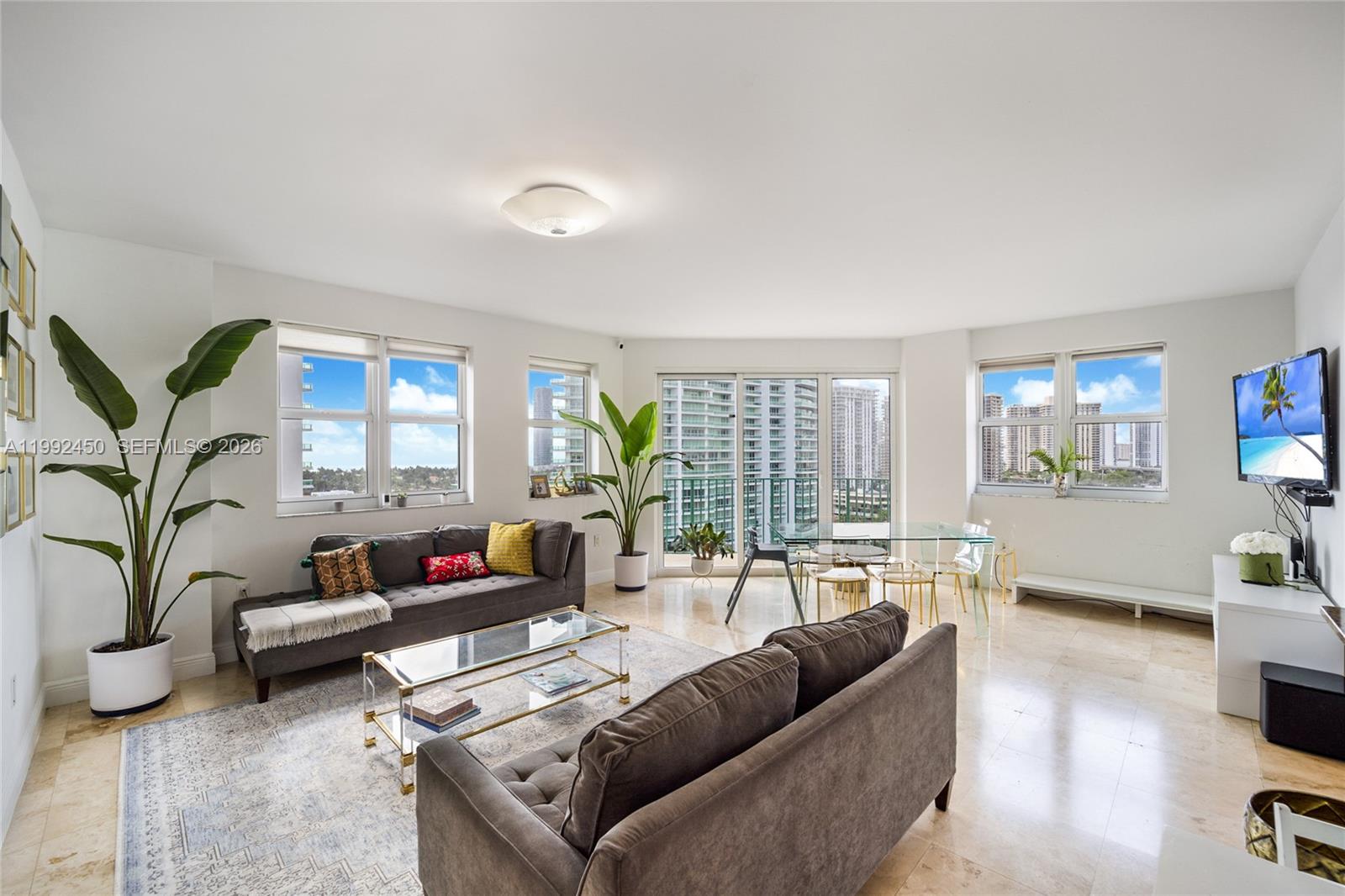 20000 E Country Clb Dr #1211