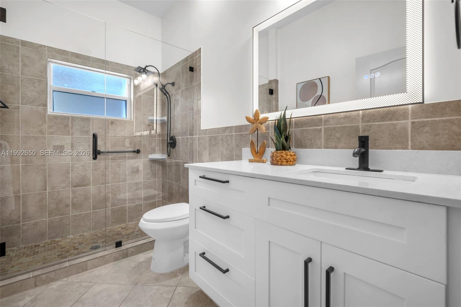 9732 NW 32nd St Doral, FL 33172